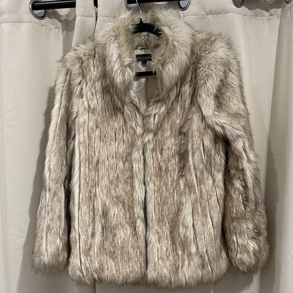 Top Shop Women's Faux Fur Jacket Size 6 Preloved